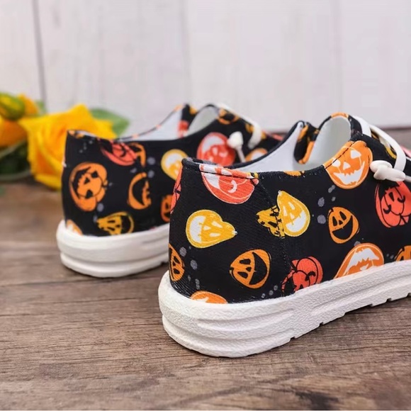 NIP Halloween shoes Pumpkins  size 10.5 comfortable perfect - trick or treating - Picture 4 of 15
